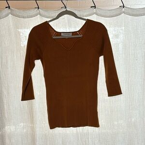 2000's style 3/4 length sleeve top